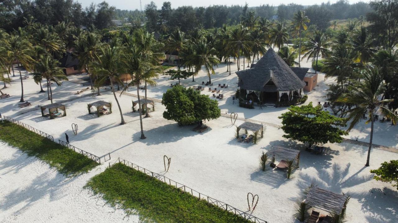 Vrclub Paje Palms Beach Resort Buitenkant foto