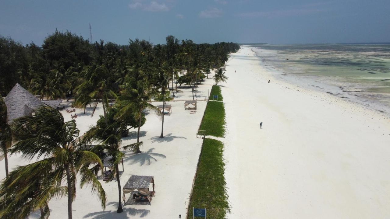 Vrclub Paje Palms Beach Resort Buitenkant foto