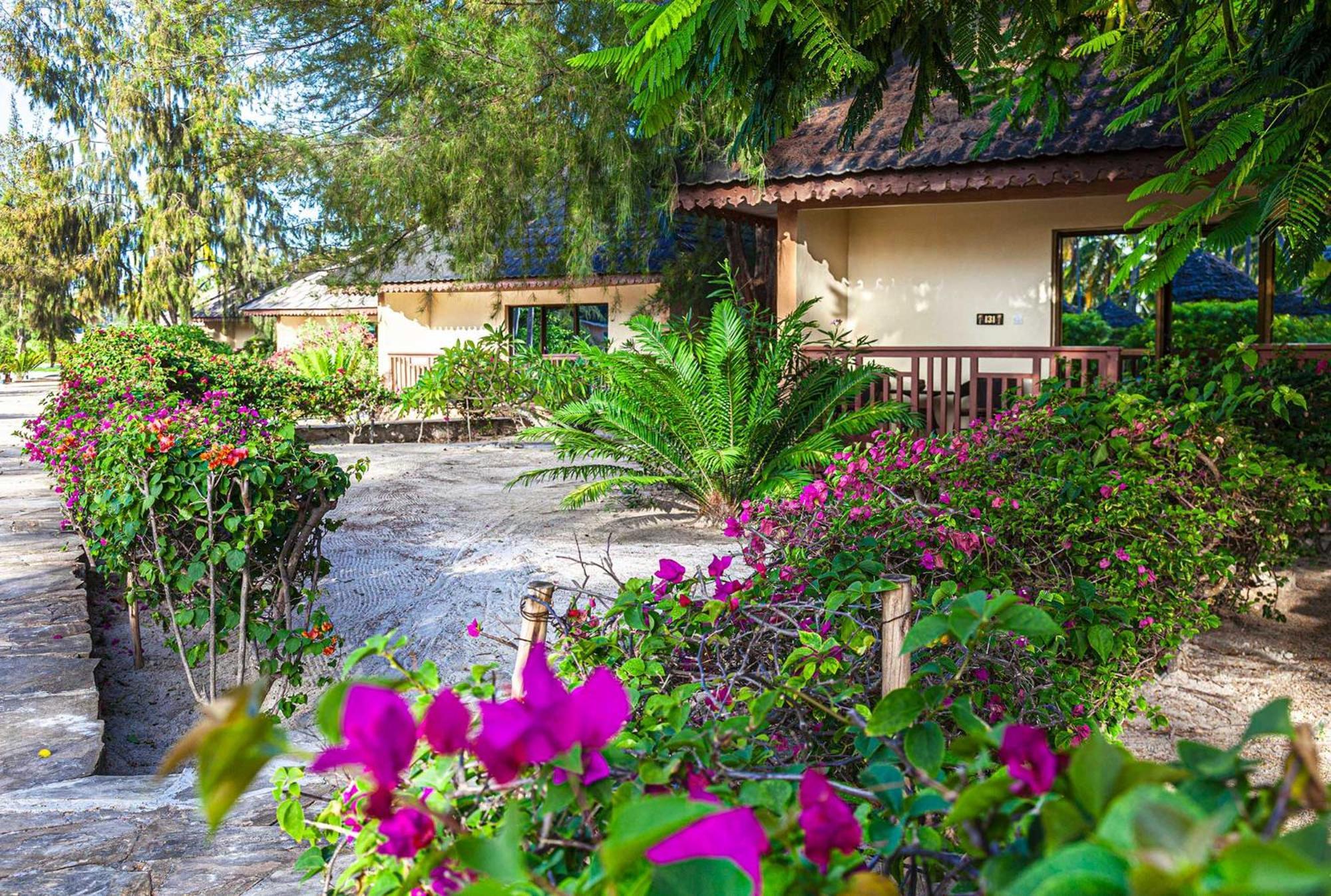 Vrclub Paje Palms Beach Resort Buitenkant foto